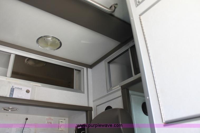 image for item H8773 2002 Ford 801 ambulance