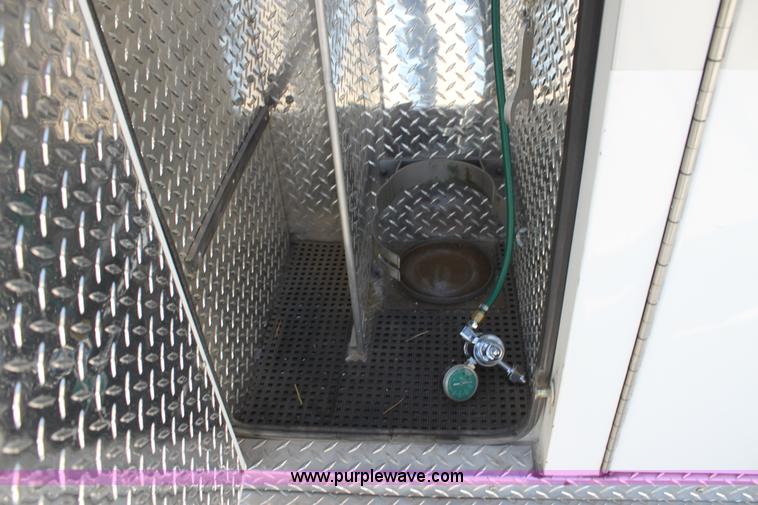 image for item H8773 2002 Ford 801 ambulance