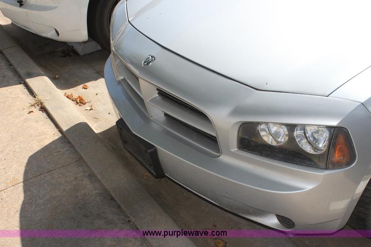 image for item H8775 2007 Dodge Charger