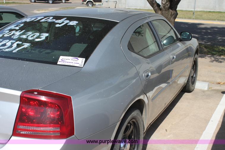 image for item H8775 2007 Dodge Charger