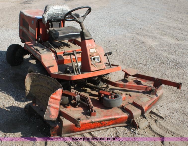 image for item H8789 Kubota F2000 lawn mower