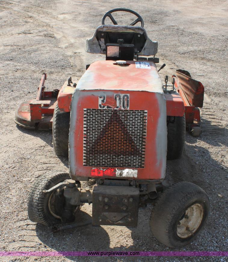 image for item H8789 Kubota F2000 lawn mower