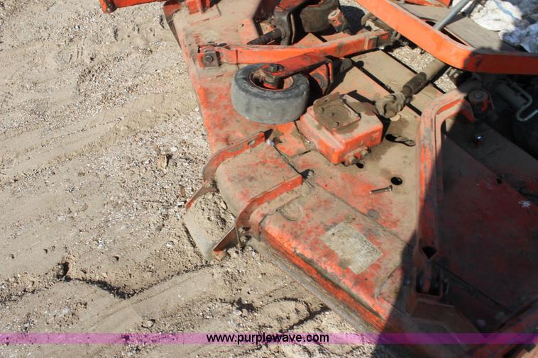 image for item H8789 Kubota F2000 lawn mower