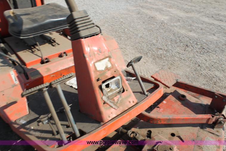image for item H8789 Kubota F2000 lawn mower
