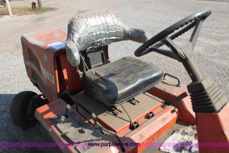 image for item H8789 Kubota F2000 lawn mower