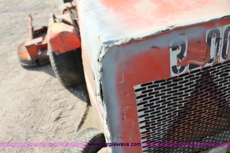 image for item H8789 Kubota F2000 lawn mower