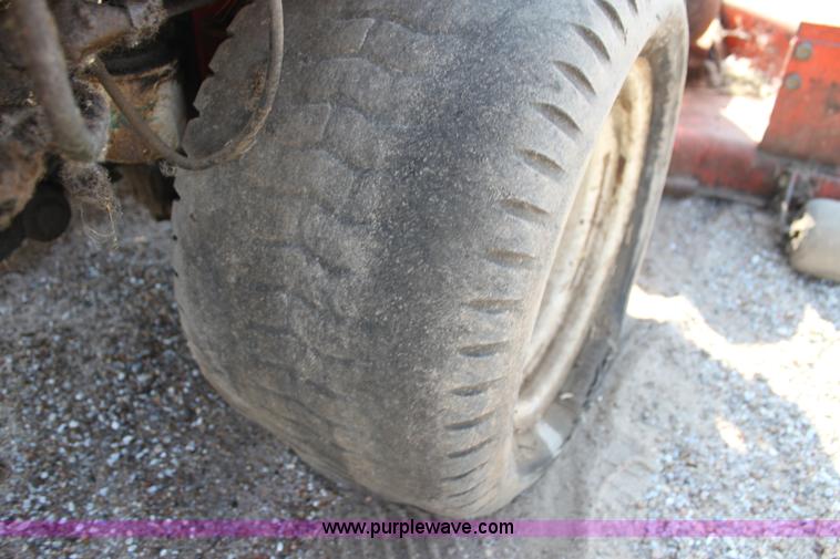 image for item H8789 Kubota F2000 lawn mower