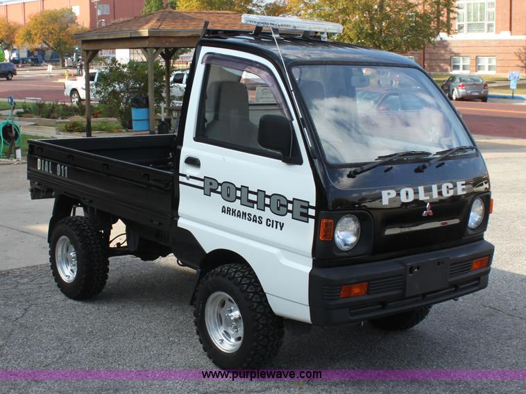 image for item H8793 1991 Mitsubishi Kei pickup truck