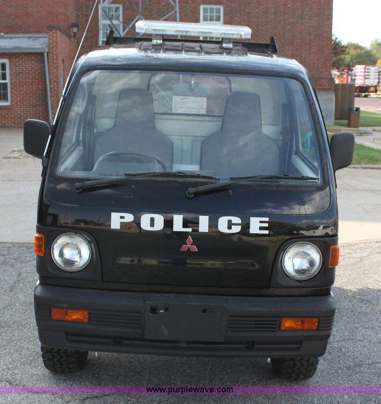 image for item H8793 1991 Mitsubishi Kei pickup truck