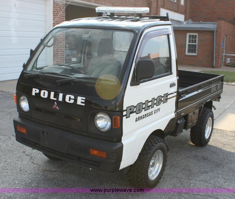 image for item H8793 1991 Mitsubishi Kei pickup truck