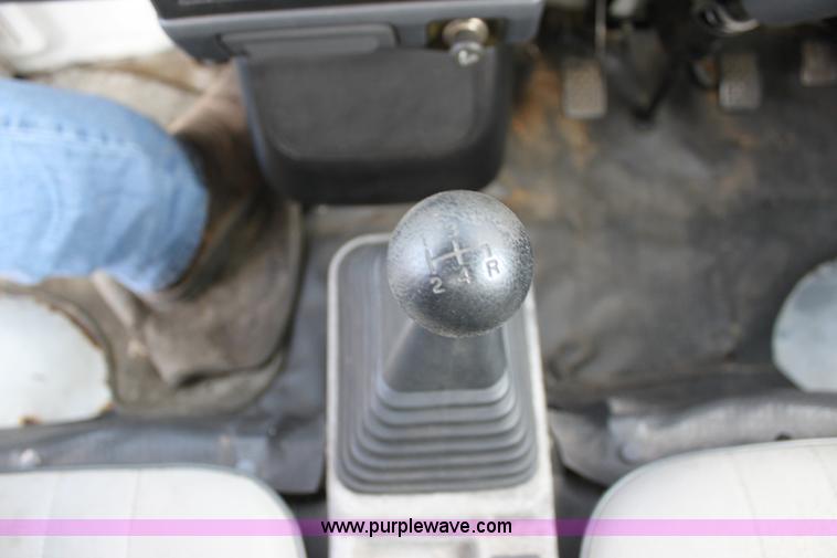 image for item H8793 1991 Mitsubishi Kei pickup truck