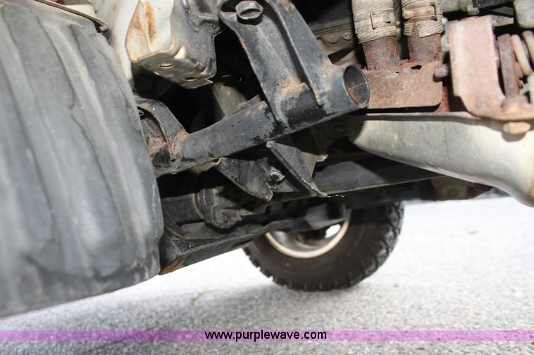 image for item H8793 1991 Mitsubishi Kei pickup truck