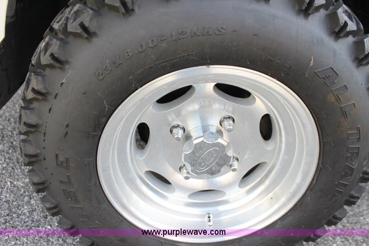 image for item H8793 1991 Mitsubishi Kei pickup truck