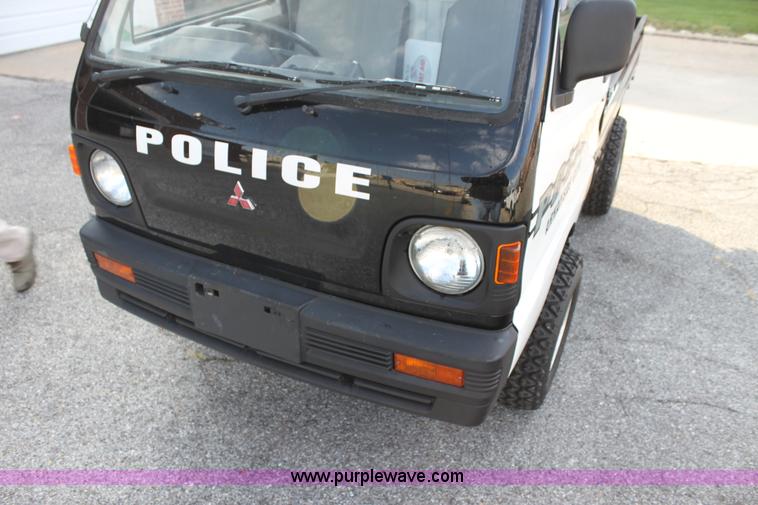 image for item H8793 1991 Mitsubishi Kei pickup truck