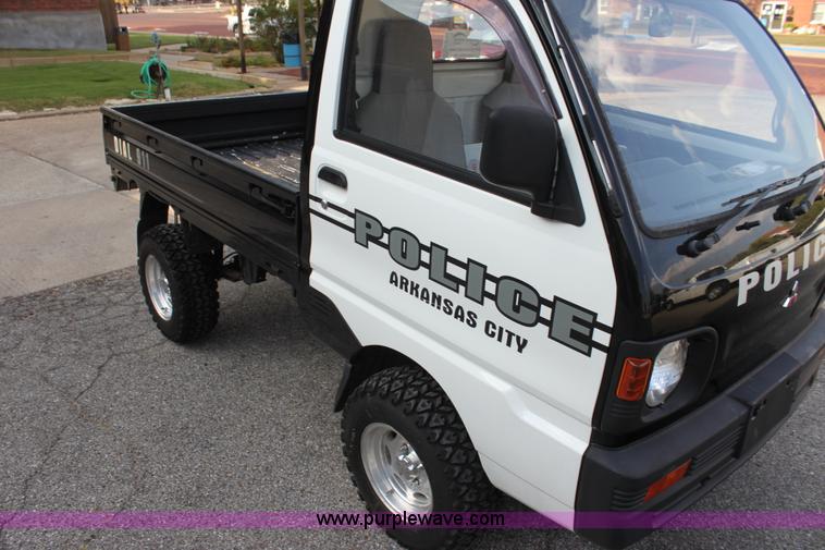 image for item H8793 1991 Mitsubishi Kei pickup truck