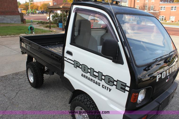 image for item H8793 1991 Mitsubishi Kei pickup truck