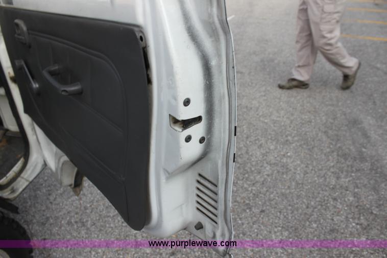 image for item H8793 1991 Mitsubishi Kei pickup truck