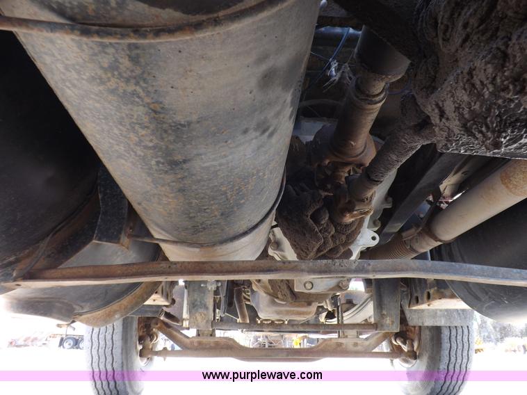 image for item H9070 1988 Mack R688ST semi truck