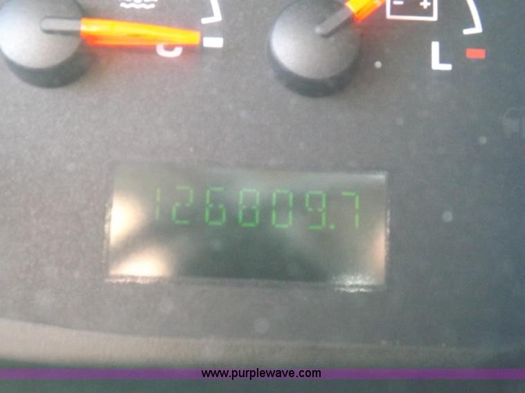 image for item H9091 2007 Ford 801 bus