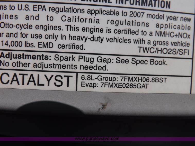 image for item H9091 2007 Ford 801 bus