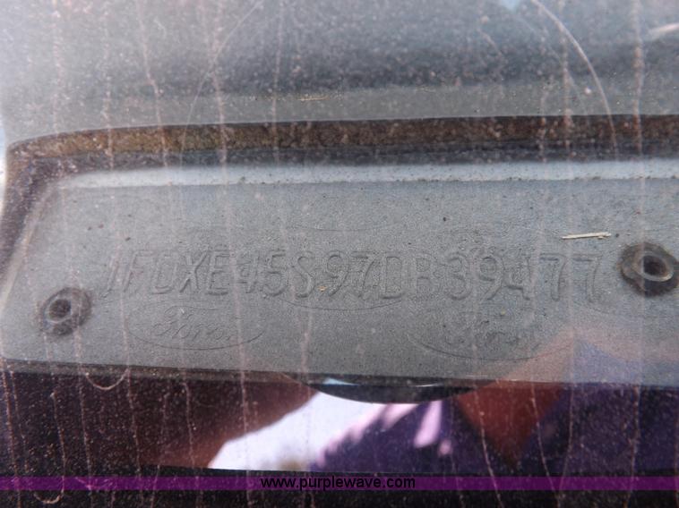 image for item H9091 2007 Ford 801 bus