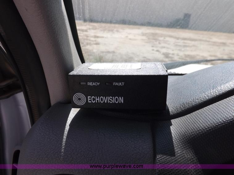 image for item H9092 2010 Ford 801 bus