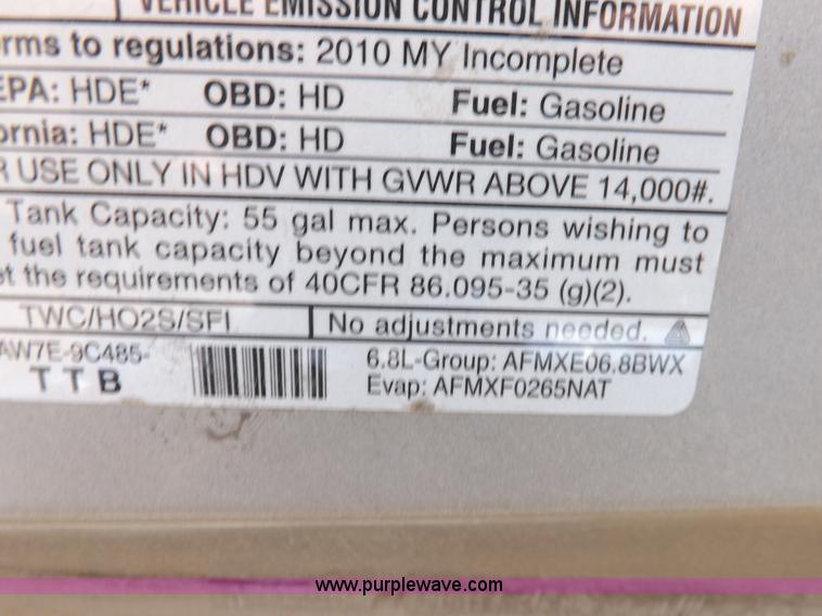 image for item H9092 2010 Ford 801 bus