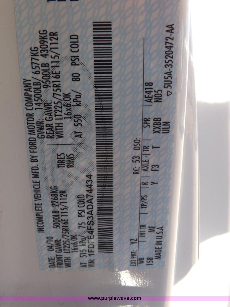 image for item H9092 2010 Ford 801 bus