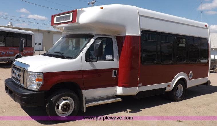 image for item H9093 2009 Ford E350 Super Duty bus