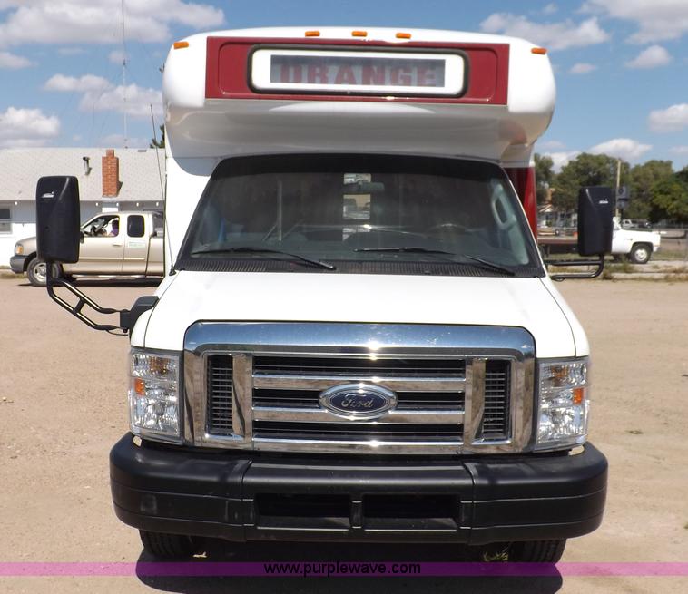 image for item H9093 2009 Ford E350 Super Duty bus