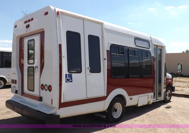 image for item H9093 2009 Ford E350 Super Duty bus