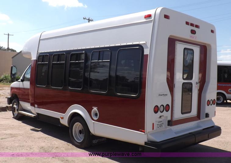 image for item H9093 2009 Ford E350 Super Duty bus