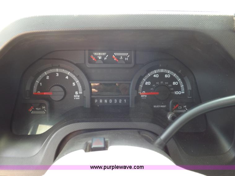 image for item H9093 2009 Ford E350 Super Duty bus