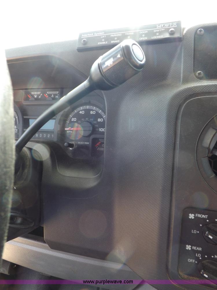 image for item H9093 2009 Ford E350 Super Duty bus