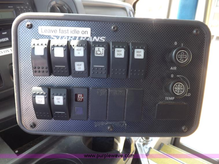 image for item H9093 2009 Ford E350 Super Duty bus