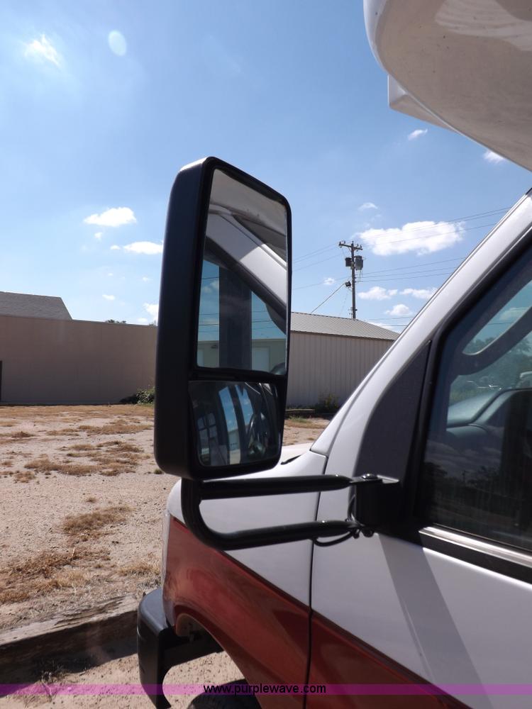 image for item H9093 2009 Ford E350 Super Duty bus