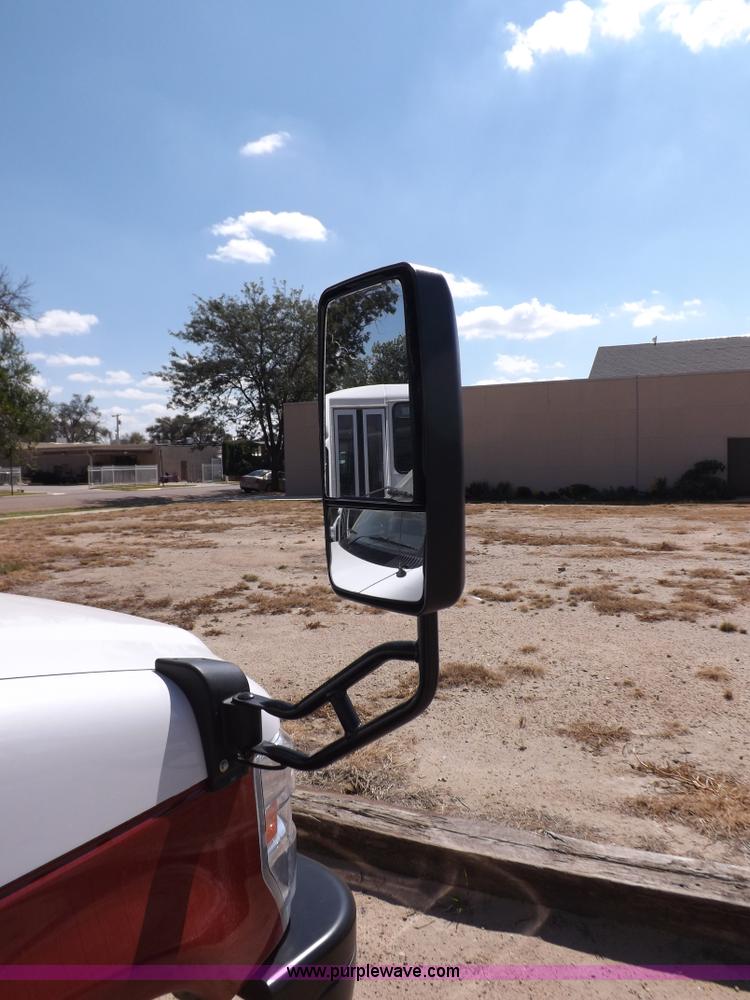 image for item H9093 2009 Ford E350 Super Duty bus