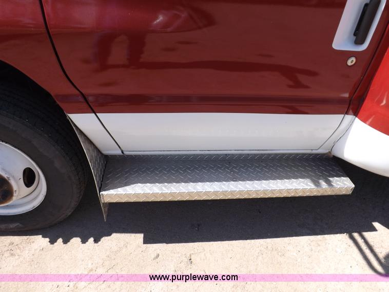 image for item H9093 2009 Ford E350 Super Duty bus