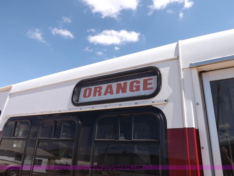 image for item H9093 2009 Ford E350 Super Duty bus