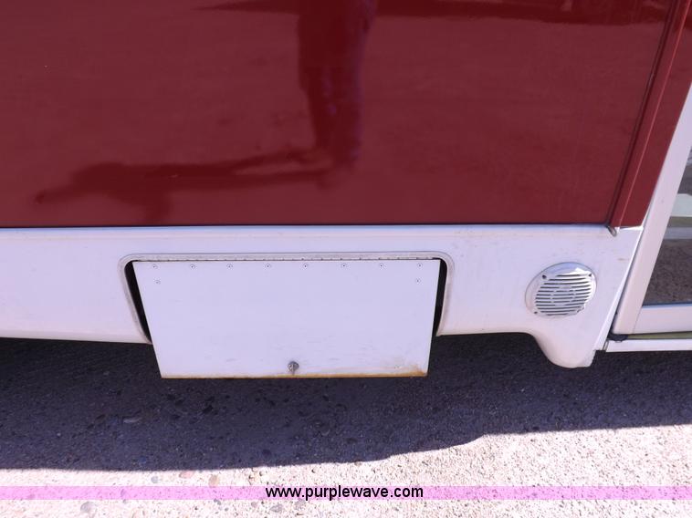 image for item H9093 2009 Ford E350 Super Duty bus