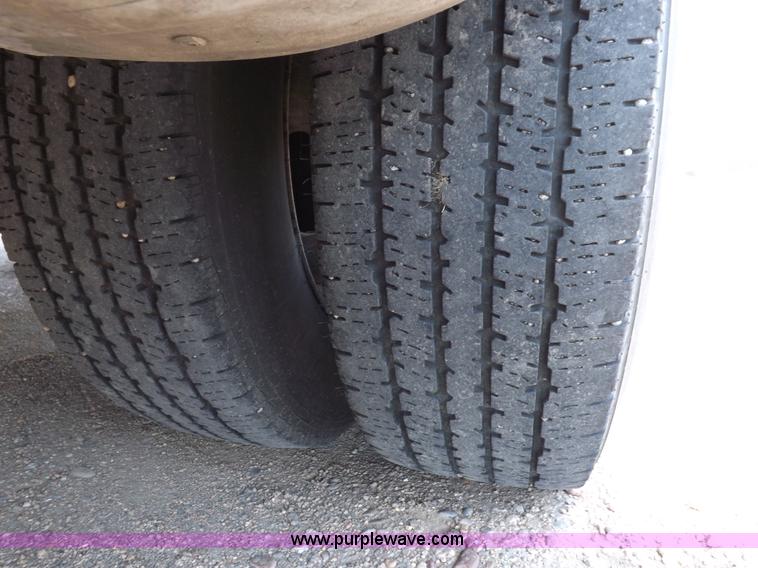 image for item H9093 2009 Ford E350 Super Duty bus