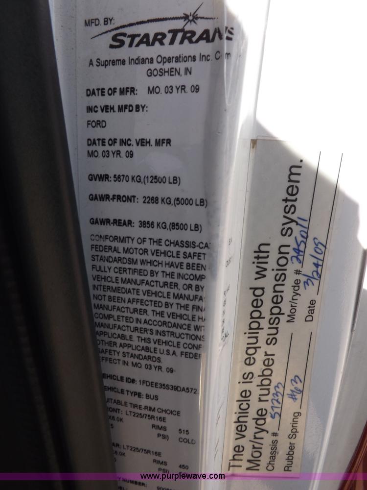 image for item H9093 2009 Ford E350 Super Duty bus