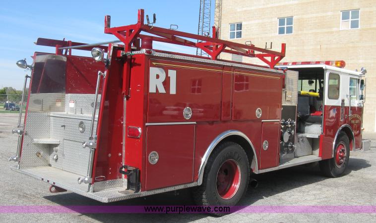image for item H9469 1988 Pierce pumper fire truck
