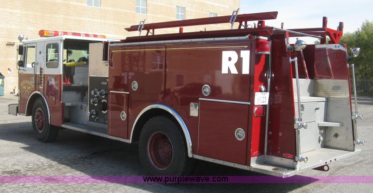 image for item H9469 1988 Pierce pumper fire truck