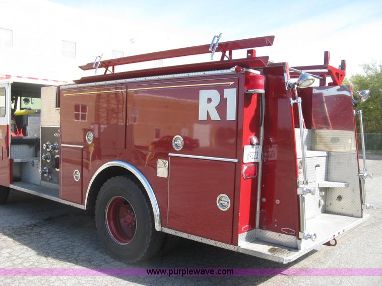 image for item H9469 1988 Pierce pumper fire truck
