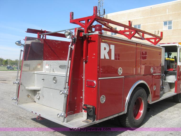 image for item H9469 1988 Pierce pumper fire truck