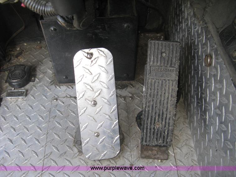 image for item H9469 1988 Pierce pumper fire truck