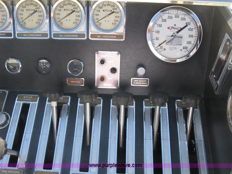 image for item H9469 1988 Pierce pumper fire truck