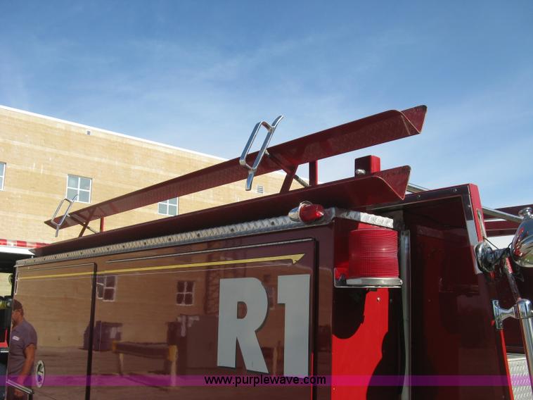 image for item H9469 1988 Pierce pumper fire truck