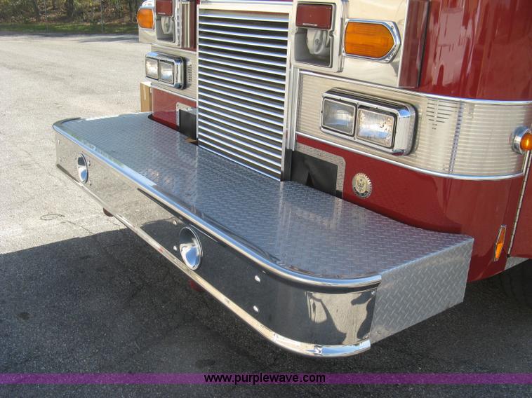 image for item H9469 1988 Pierce pumper fire truck